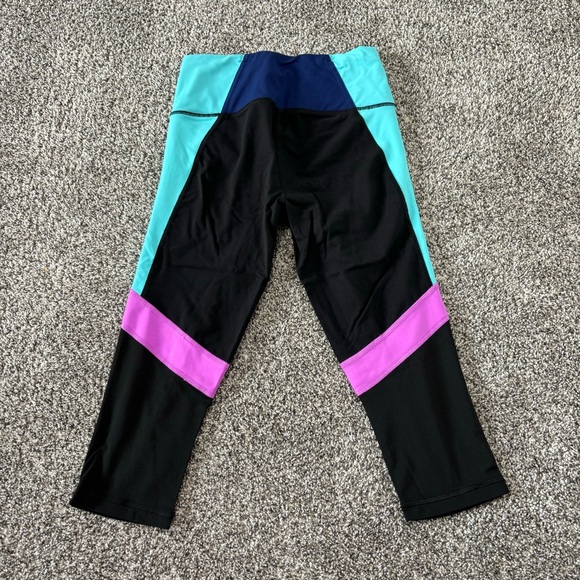 VSX Sport Crops - Picture 2 of 3